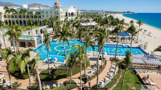RIU Cabo San Lucas slide galería 1