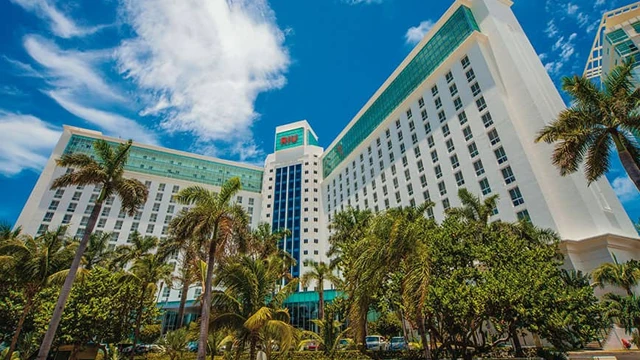RIU Cancún slide galería 1