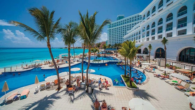 RIU Cancún slide galería 2