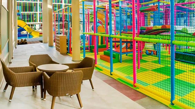 RIU Emerald Bay slide galería 1